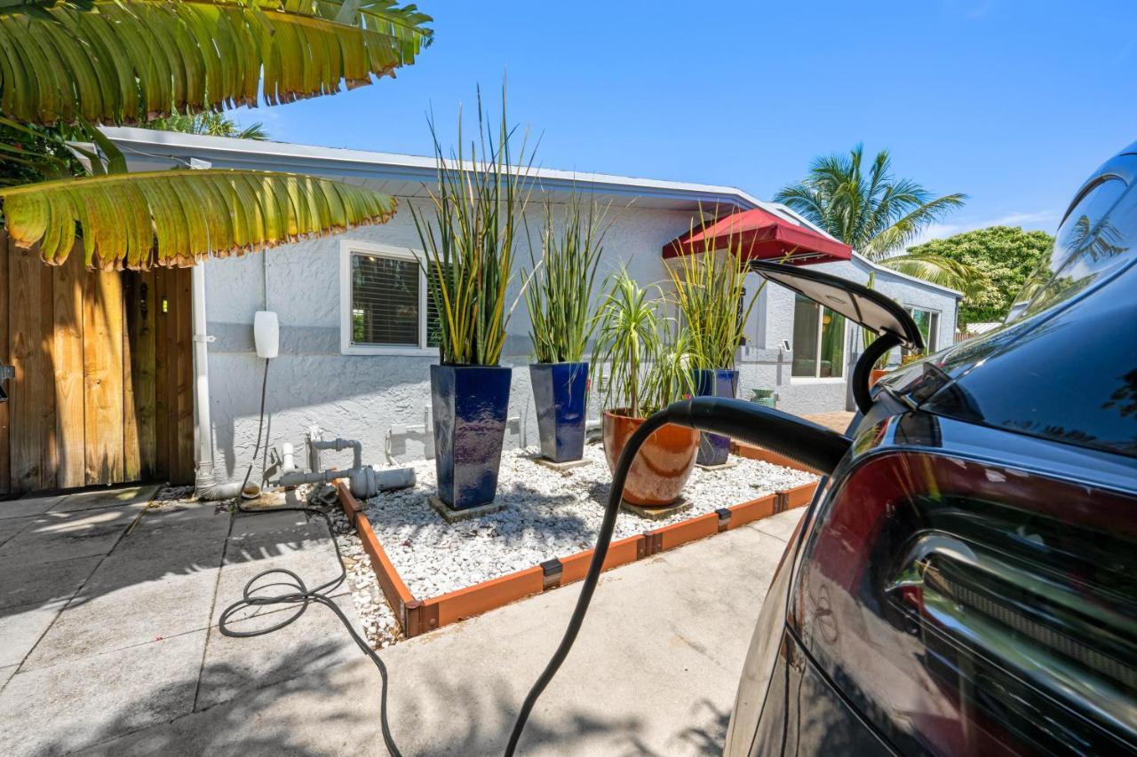 Palms Retreat! Giant Heated Pool-Hottub-Firepit-5Min2Beach-Pets-Ev Chgr Форт-Лодердейл Экстерьер фото