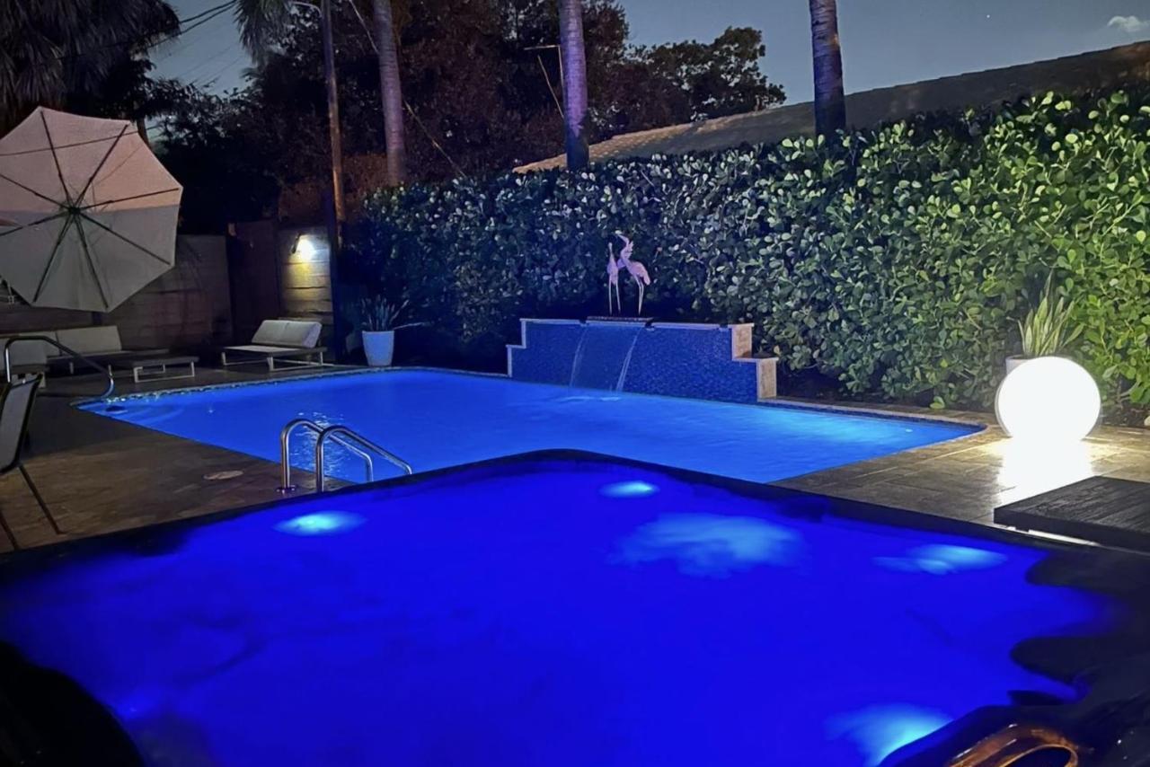 Palms Retreat! Giant Heated Pool-Hottub-Firepit-5Min2Beach-Pets-Ev Chgr Форт-Лодердейл Экстерьер фото